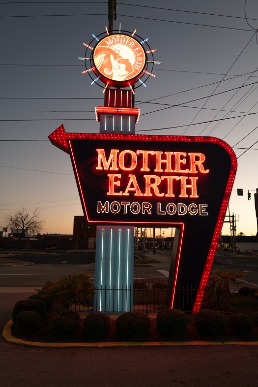 Motel-Neon-sign-Kinston-NC-1000405